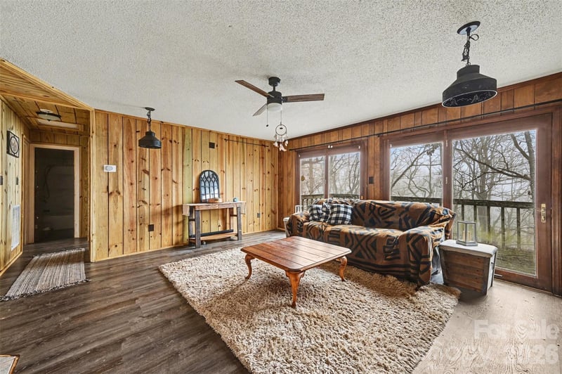5495 Pine Ridge Dr, Connelly Springs, NC 28612