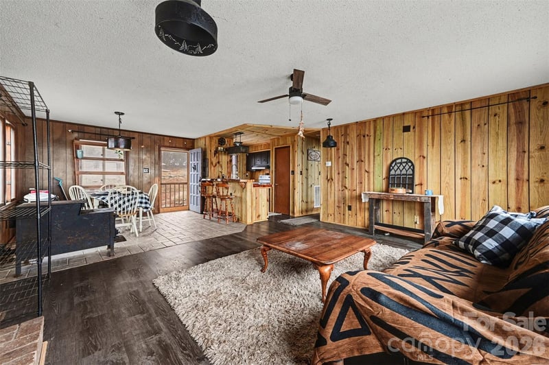 5495 Pine Ridge Dr, Connelly Springs, NC 28612