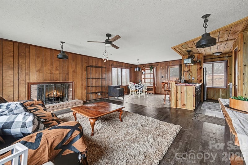 5495 Pine Ridge Dr, Connelly Springs, NC 28612
