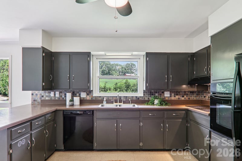 324 Old Leicester Hw, Asheville, NC 28806