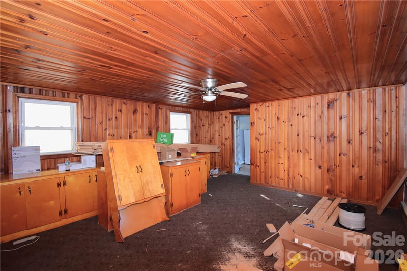 7 Etain Ln, Black Mountain, NC 28711