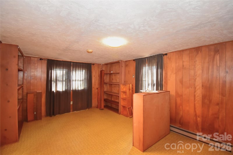 7 Etain Ln, Black Mountain, NC 28711