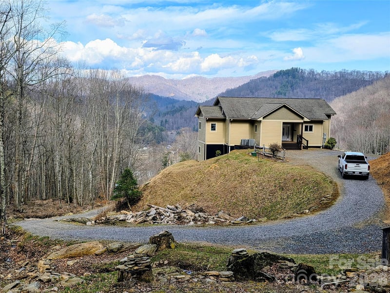 254 Ray Mine Rd, Burnsville, NC 28714