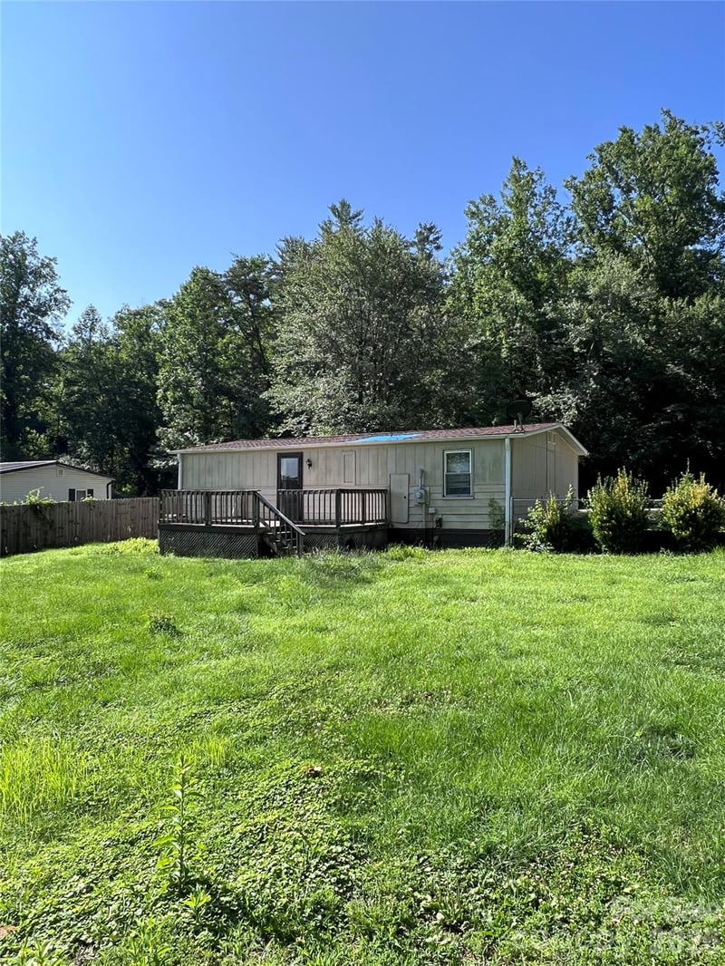 150 Piney Ridge Dr, Hendersonville, NC 28791