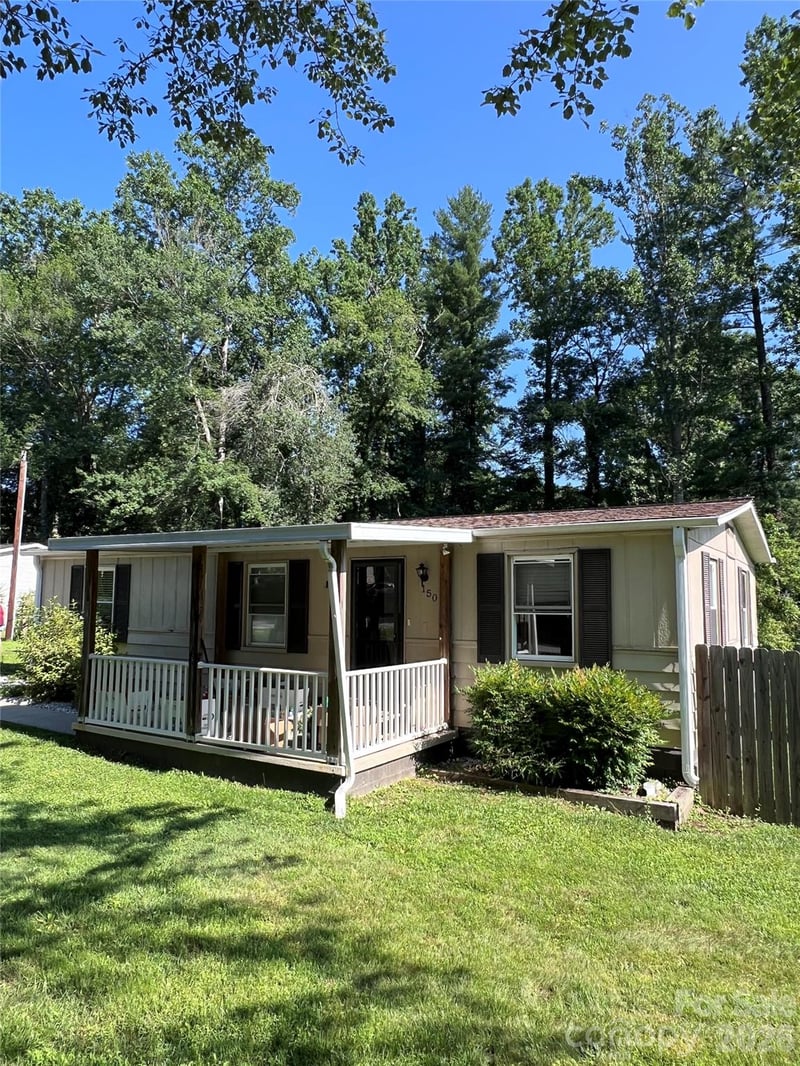 150 Piney Ridge Dr, Hendersonville, NC 28791