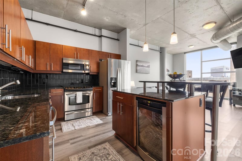505 6th St #707, Charlotte, NC 28202