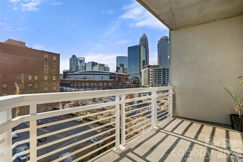 505 6th St #707, Charlotte, NC 28202