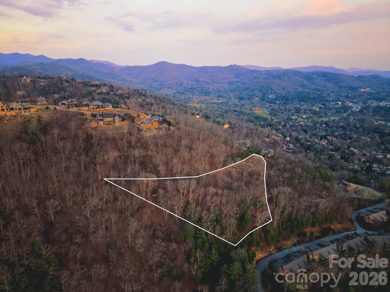 66 Lake Town Ln #259/260, Woodfin, NC 28804