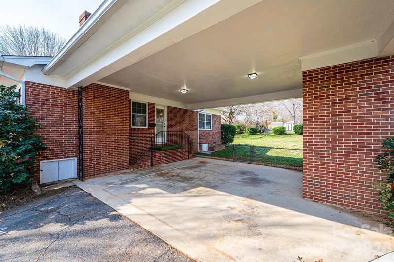 1425 5th St, Hickory, NC 28601