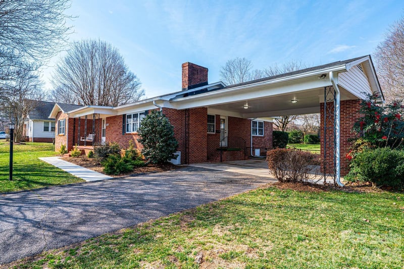 1425 5th St, Hickory, NC 28601