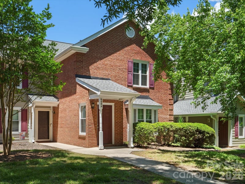 9404 Vicksburg Park Ct, Charlotte, NC 28210