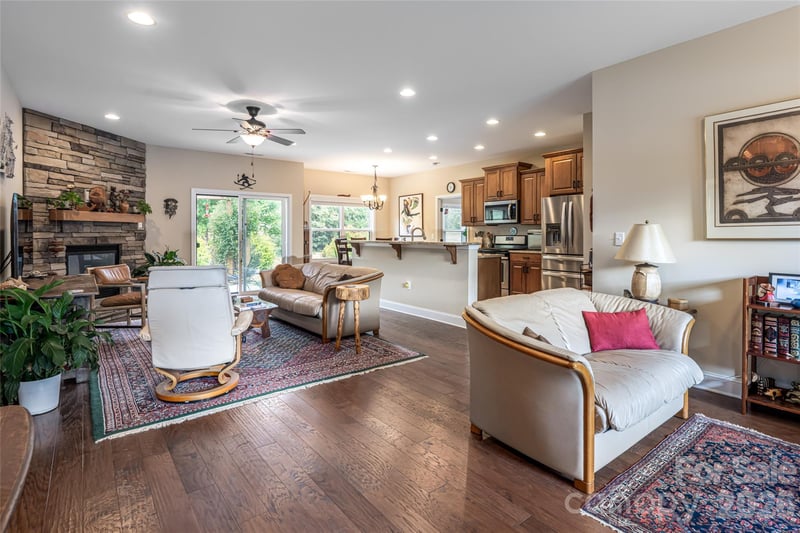 5 Pacifico Dr, Asheville, NC 28806