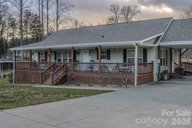 124 Hood Hts, Hendersonville, NC 28739