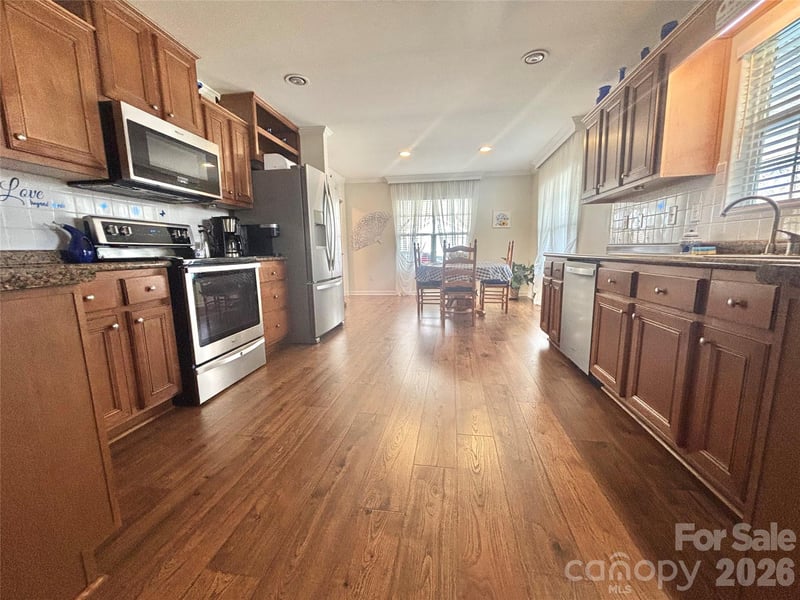 124 Hood Hts, Hendersonville, NC 28739