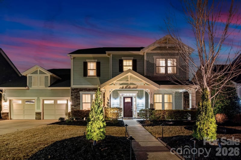 2068 Paddlers Cove Dr, Clover, SC 29710