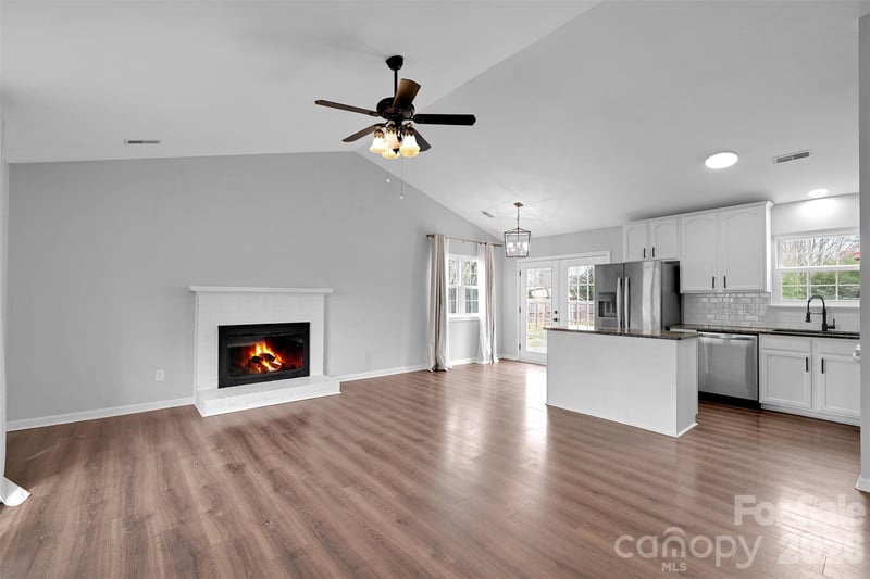 6724 Woodwedge Dr, Charlotte, NC 28227