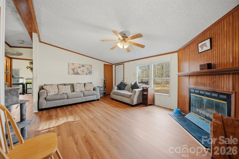 109 10th St, Hildebran, NC 28637