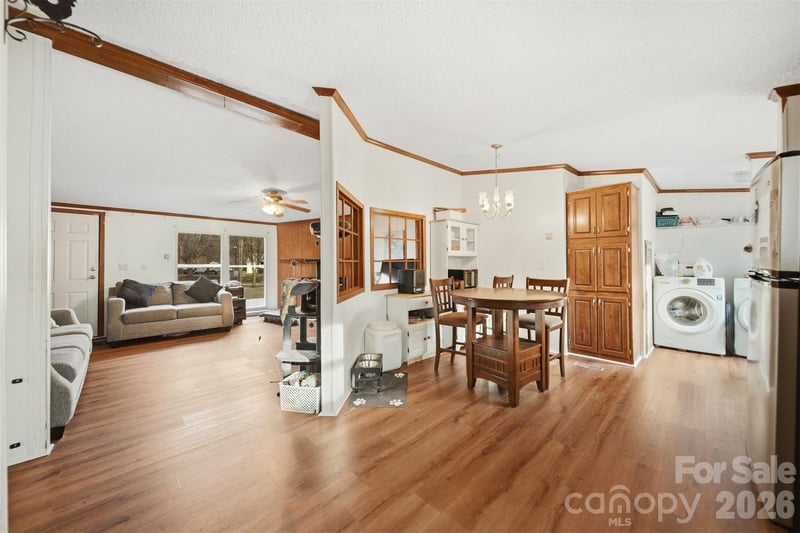 109 10th St, Hildebran, NC 28637