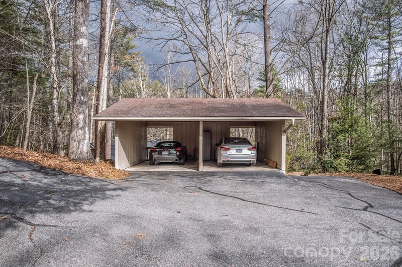 1813 Glen Cannon Dr, Pisgah Forest, NC 28768