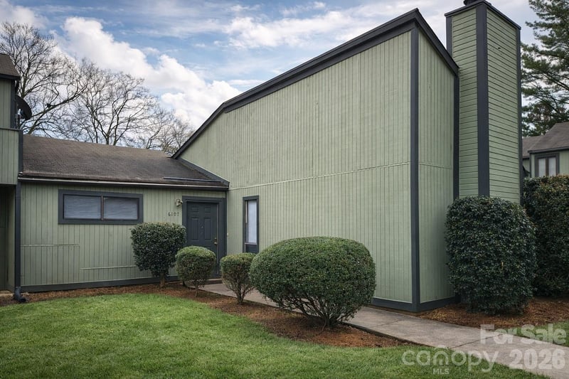 6107 Bent Tree Ct, Charlotte, NC 28212