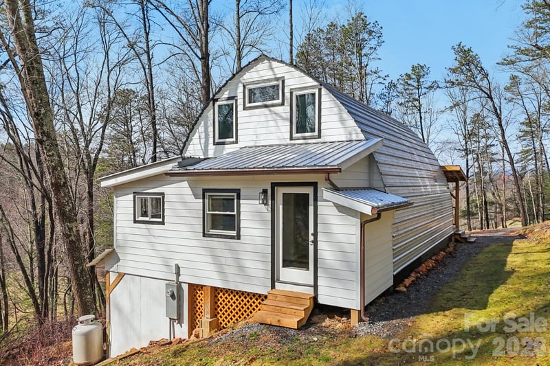 1791 Rabbit Skin Rd, Waynesville, NC 28786
