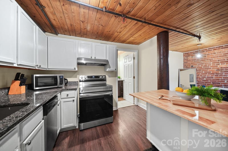 201 Hoskins Rd #129, Charlotte, NC 28208