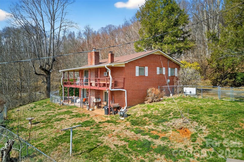 1306 Fork Mountain Rd, Bakersville, NC 28705