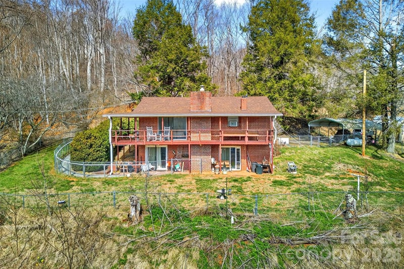 1306 Fork Mountain Rd, Bakersville, NC 28705