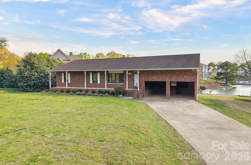 18726 Bluff Point Rd, Cornelius, NC 28031