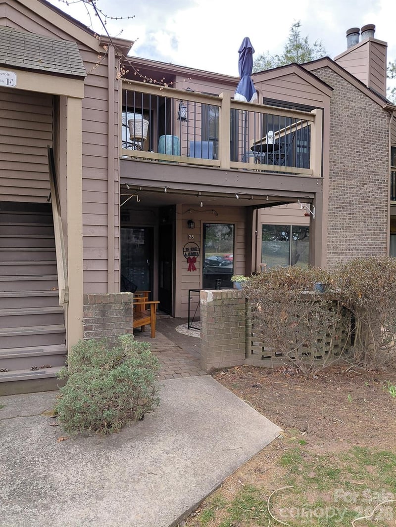 36 Ravencroft Ln, Asheville, NC 28803