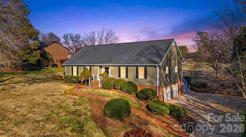 3718 Club House Dr, Conover, NC 28613