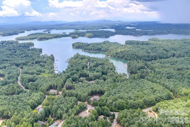 1416 Southpointe Dr #67, Morganton, NC 28655