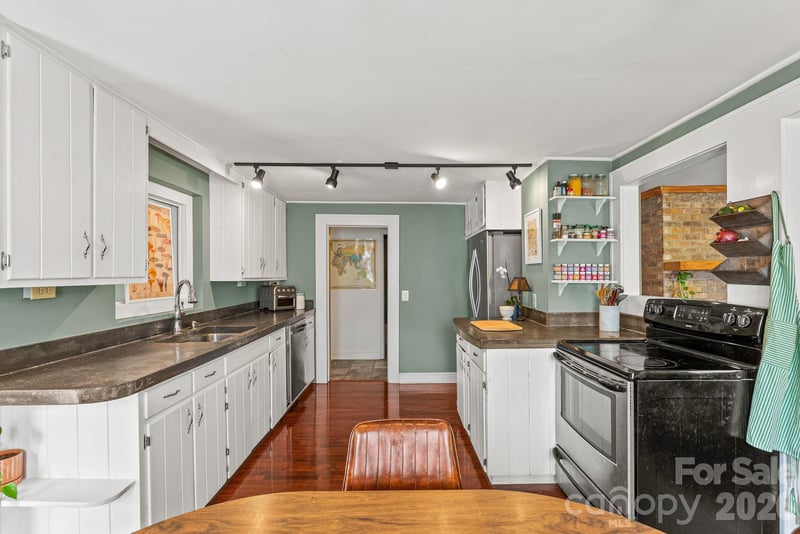 271 Pisgah View Rd, Asheville, NC 28806