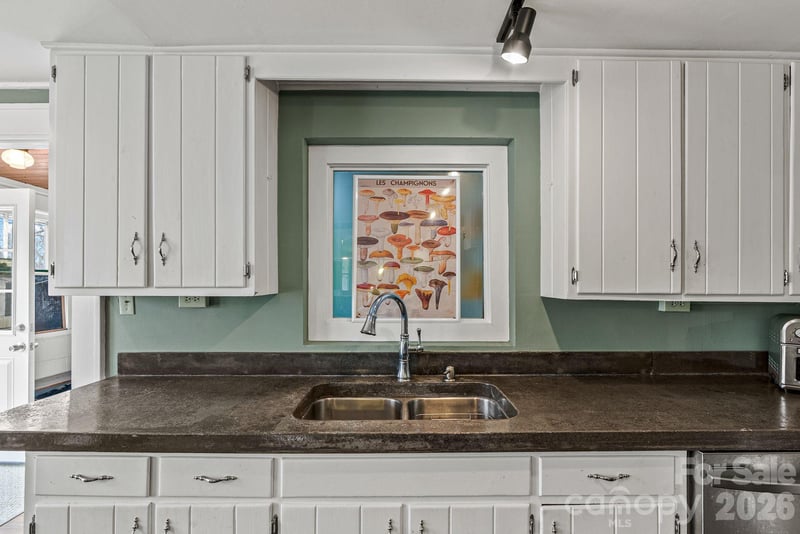 271 Pisgah View Rd, Asheville, NC 28806