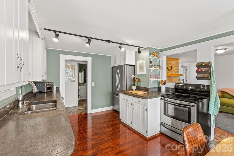 271 Pisgah View Rd, Asheville, NC 28806