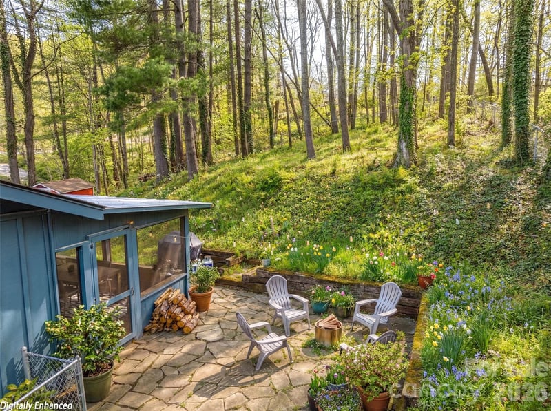 27 Brookcliff Dr, Asheville, NC 28804