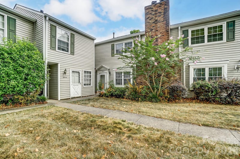 8518 Castle Pine Ct, Charlotte, NC 28226