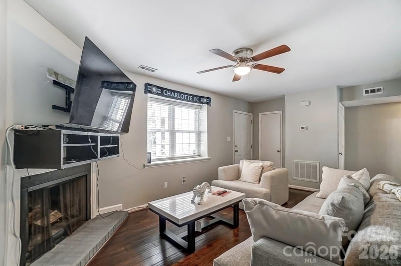 8518 Castle Pine Ct, Charlotte, NC 28226