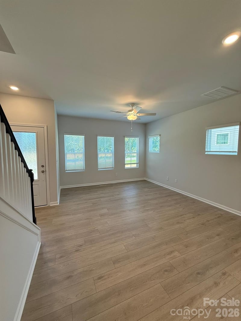 4618 Lakeview Rd, Charlotte, NC 28216