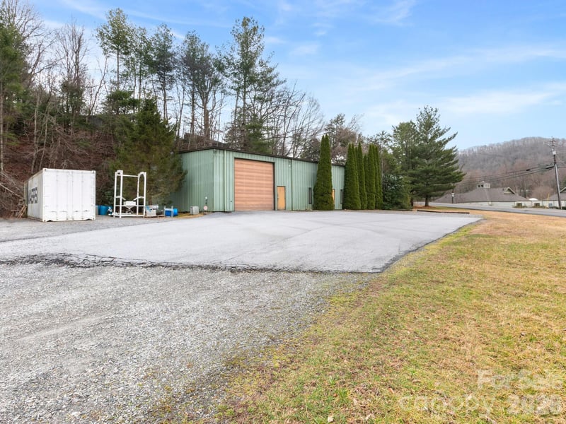 695 Nc 9 Hw, Black Mountain, NC 28711