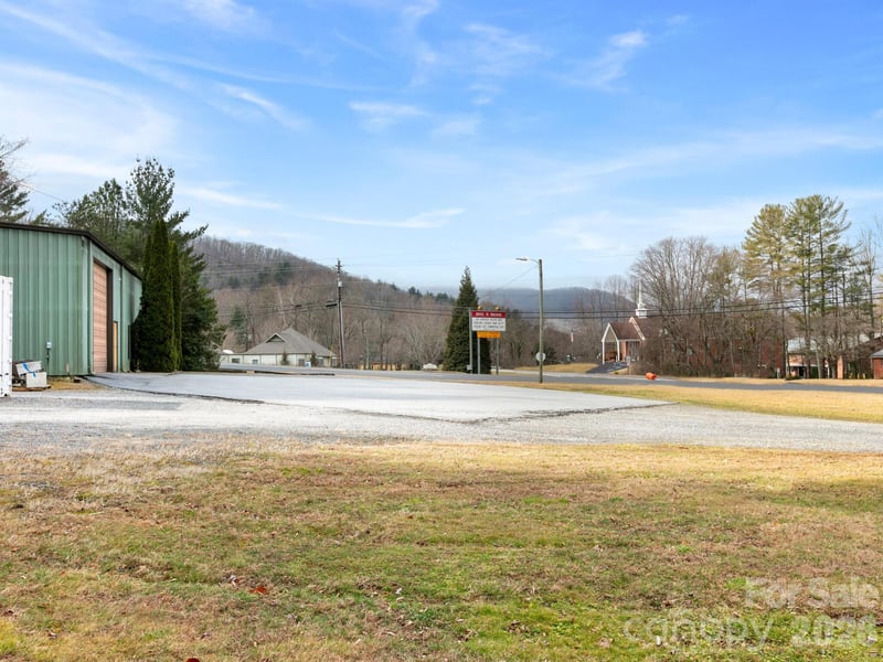 695 Nc 9 Hw, Black Mountain, NC 28711