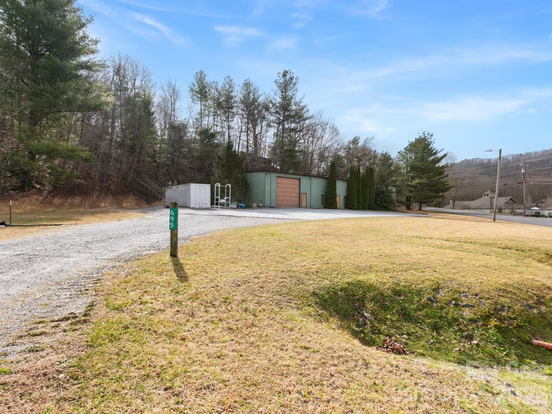 695 Nc 9 Hw, Black Mountain, NC 28711