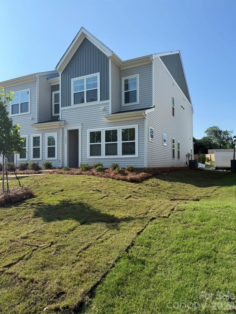 4624 Lakeview Rd, Charlotte, NC 28216