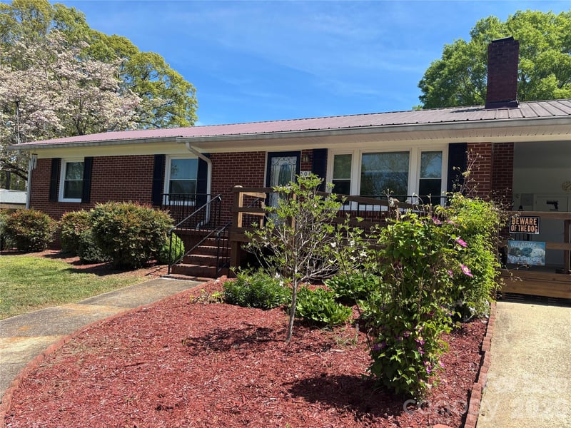 503 9th Ave, Conover, NC 28613