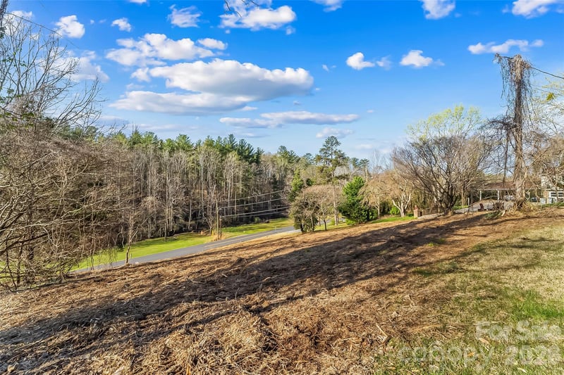 104 Winchester Dr, Lenoir, NC 28645