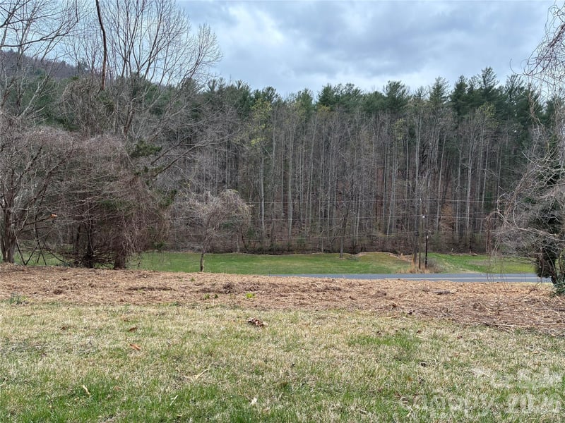 104 Winchester Dr, Lenoir, NC 28645