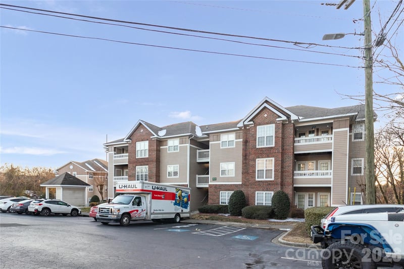 9849 Campus Walk Ln #D, Charlotte, NC 28262