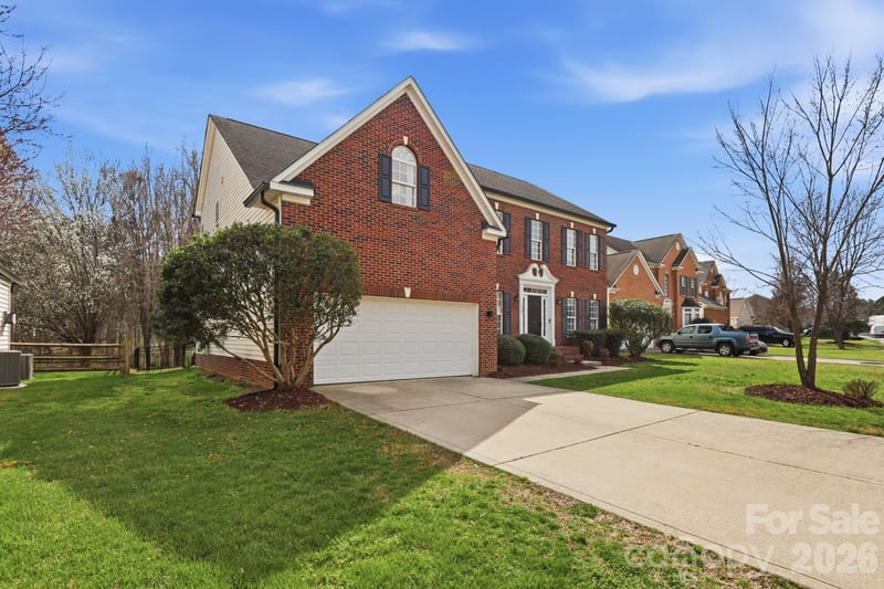 3909 Meadow Green Dr, Charlotte, NC 28269