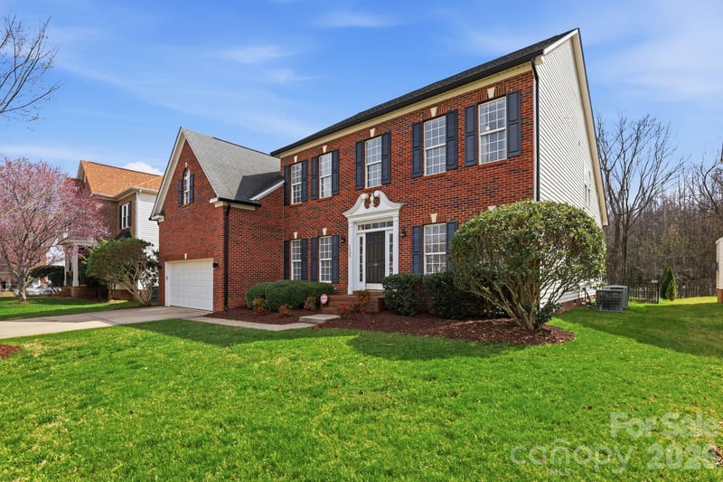 3909 Meadow Green Dr, Charlotte, NC 28269
