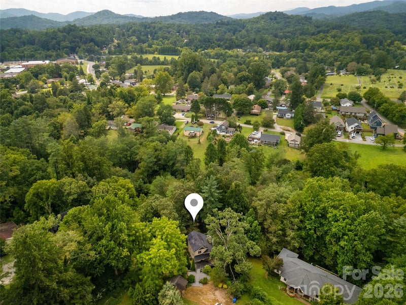 72 Memory Ln, Brevard, NC 28712